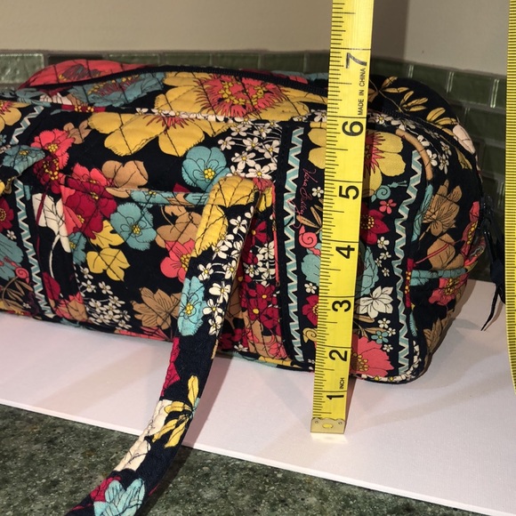 Vera Bradley Bag - Picture 8 of 8